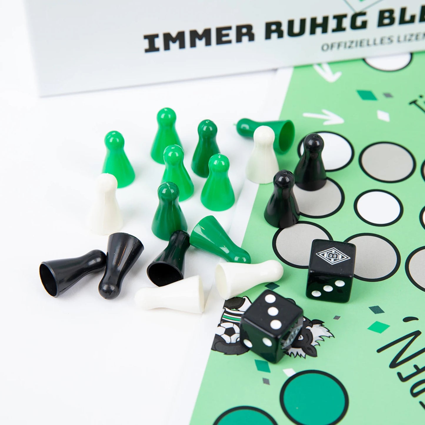 Brettspiel Gesellschaftsspiel Borussia Mönchengladbach in der Art wie Mensch ärgere dich nicht im Borussia Design.